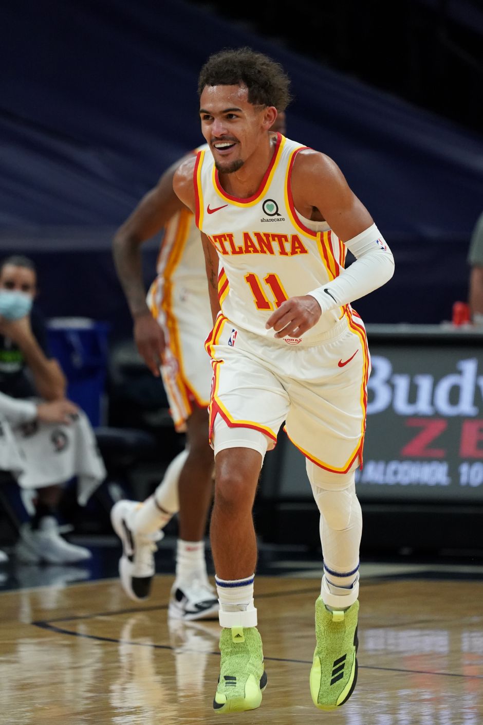 阵容与财政 阵容与财政